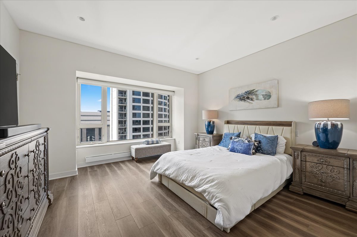 Chicago, Illinois, 60611, United States, 2 Bedrooms Bedrooms, ,3 BathroomsBathrooms,Residential,For Sale,1938726
