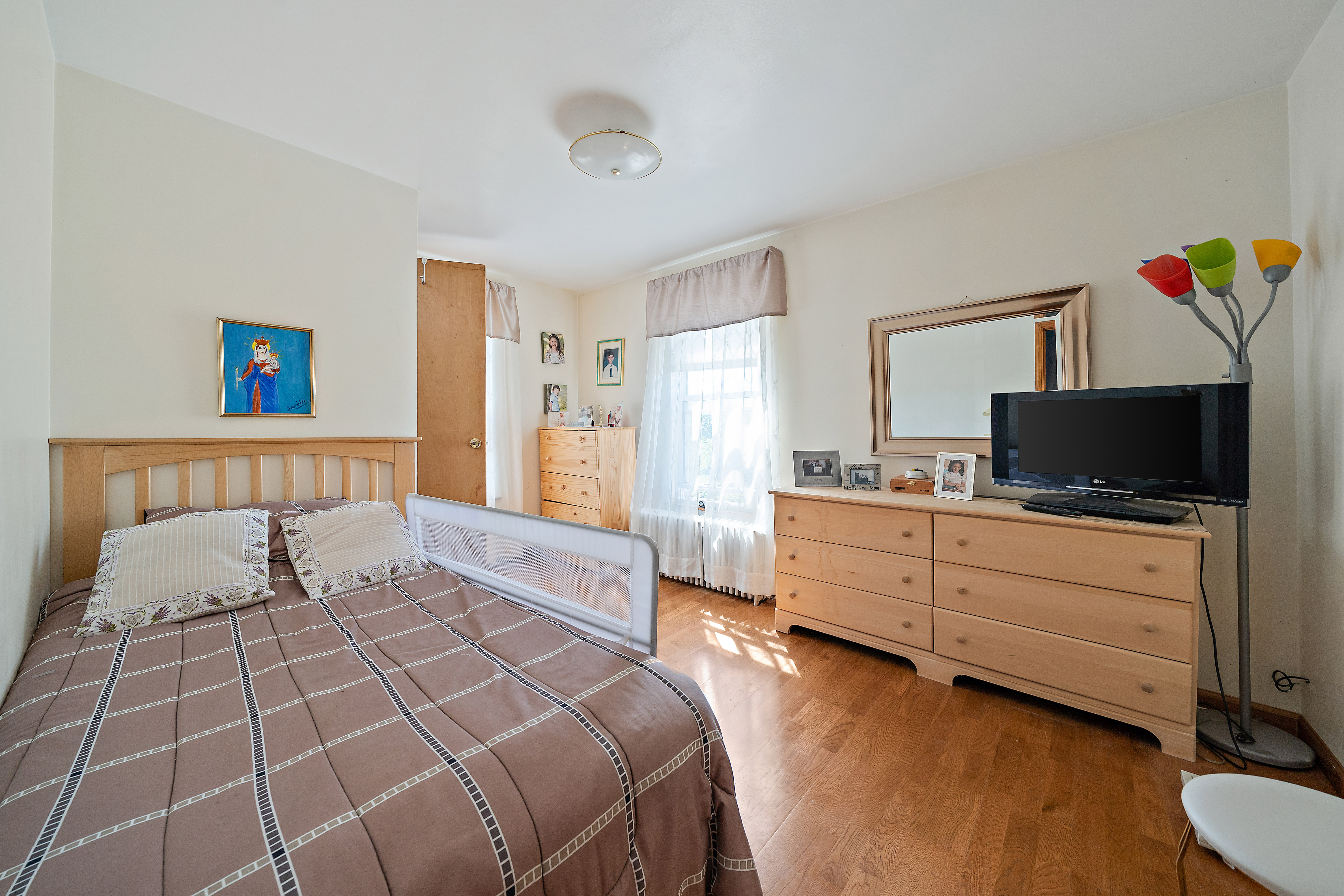Hull, Massachusetts, 02045, United States, 4 Bedrooms Bedrooms, ,3 BathroomsBathrooms,Residential,For Sale,1870933