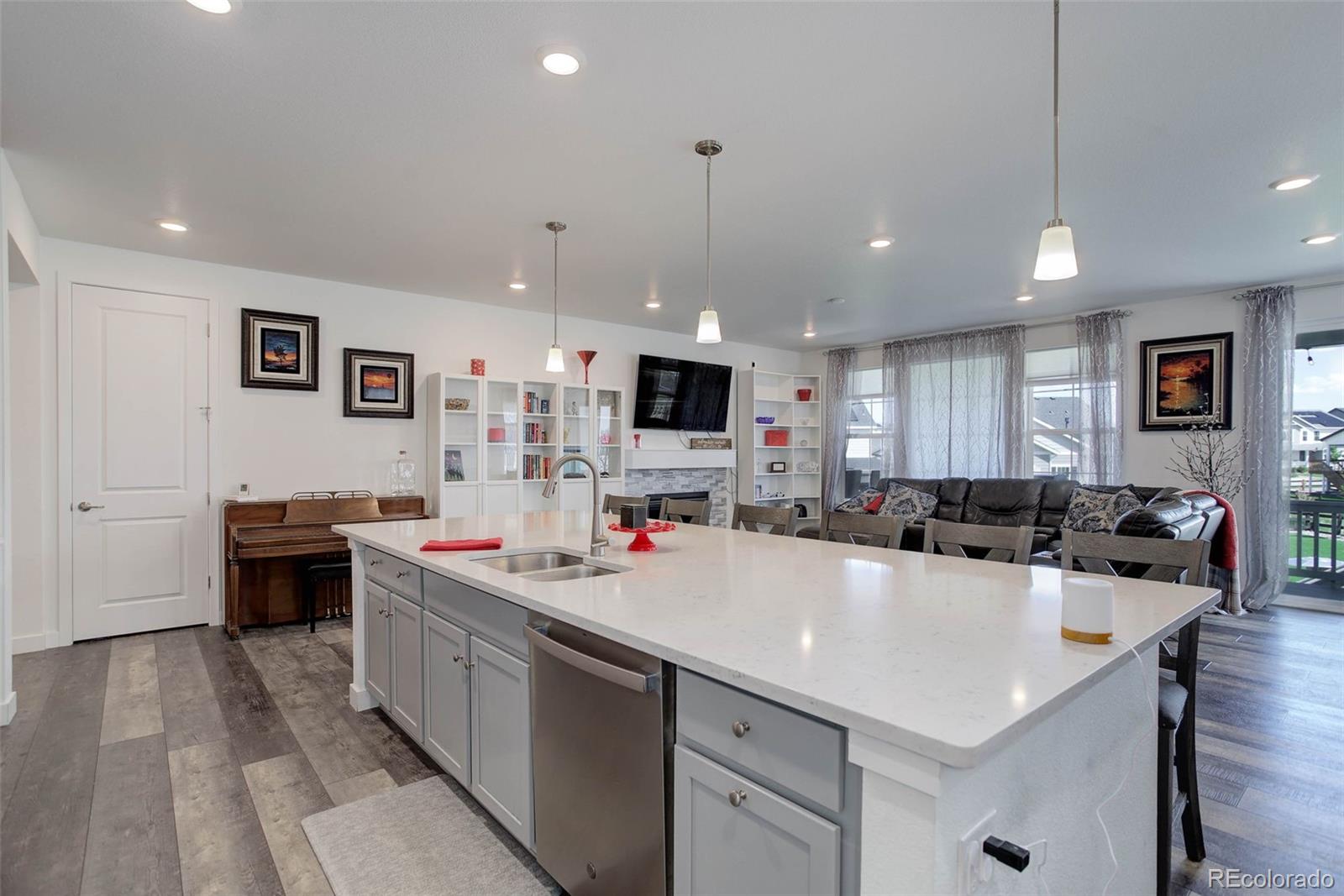 Aurora, Colorado, 80016, United States, 5 Bedrooms Bedrooms, ,2 BathroomsBathrooms,Residential,For Sale,1819057