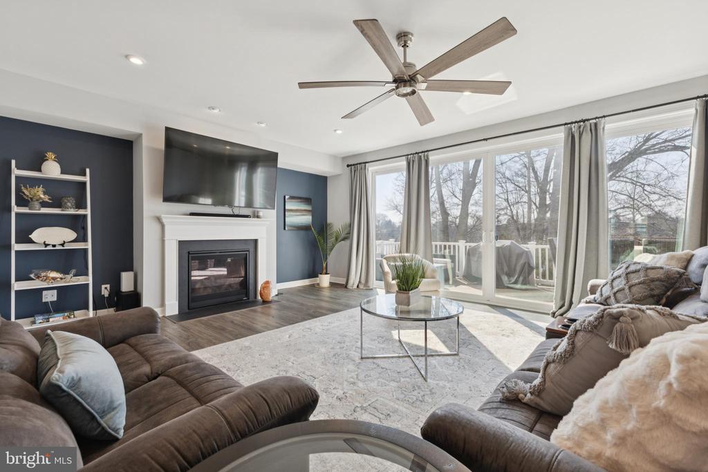 Alexandria, Virginia, 22306, United States, 3 Bedrooms Bedrooms, ,4 BathroomsBathrooms,Residential,For Sale,2019701