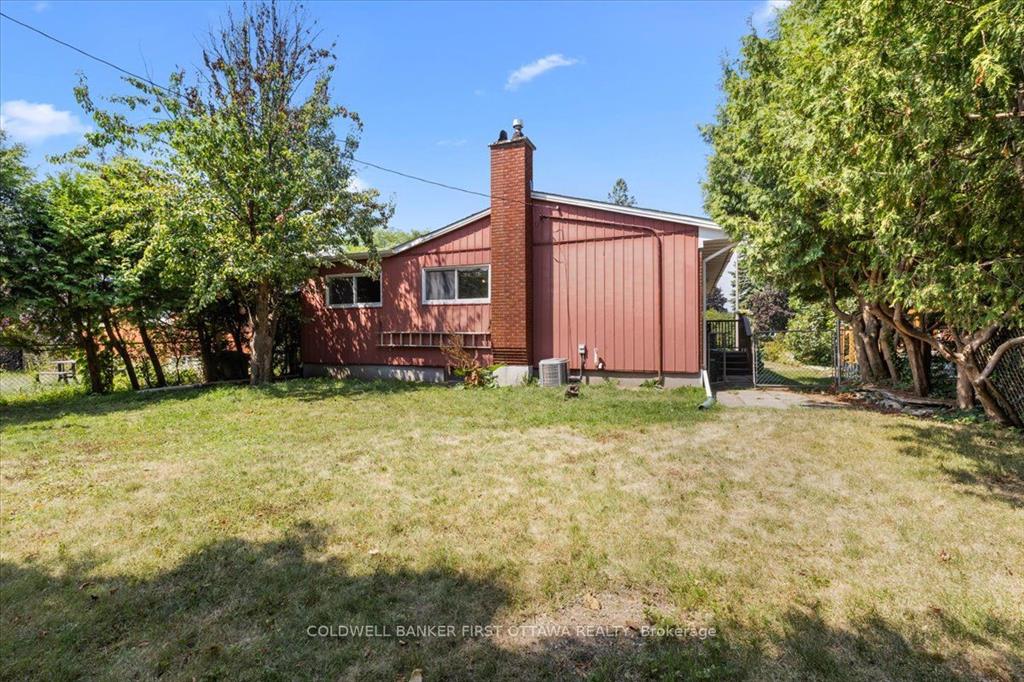 Ottawa, Ontario, K2A 1N7, CA, 3 Bedrooms Bedrooms, ,2 BathroomsBathrooms,Residential,For Sale,1924987