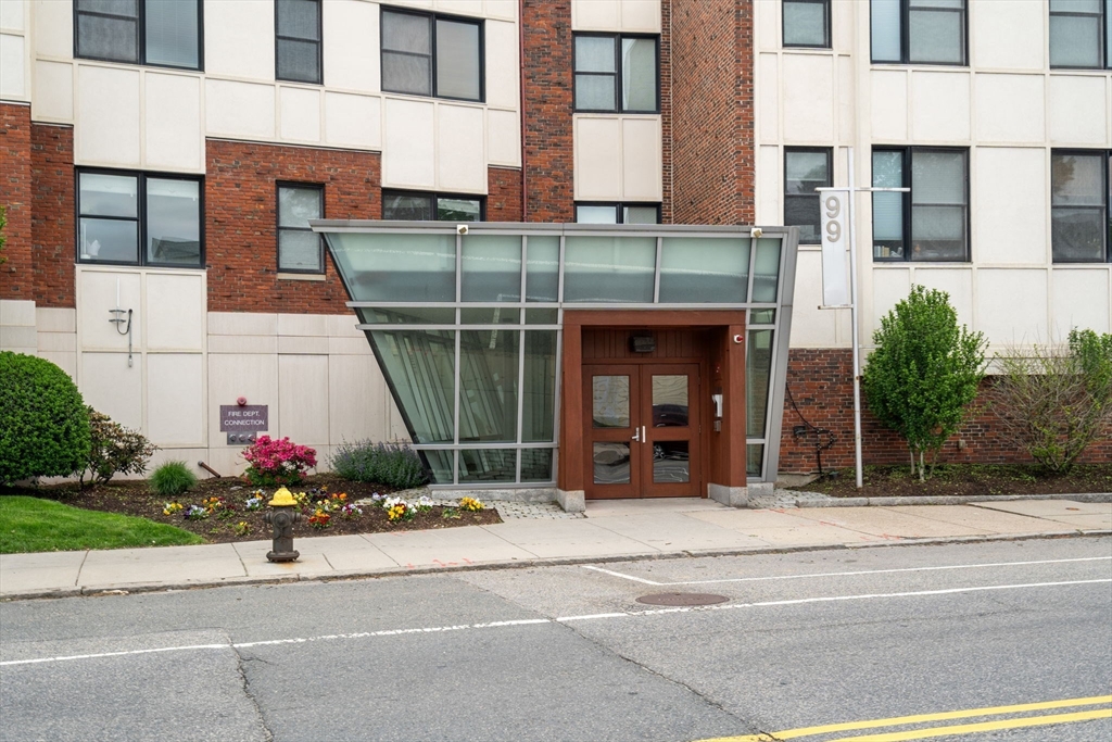 Boston, Massachusetts, 02135, United States, 3 Bedrooms Bedrooms, ,2 BathroomsBathrooms,Residential,For Sale,1827699