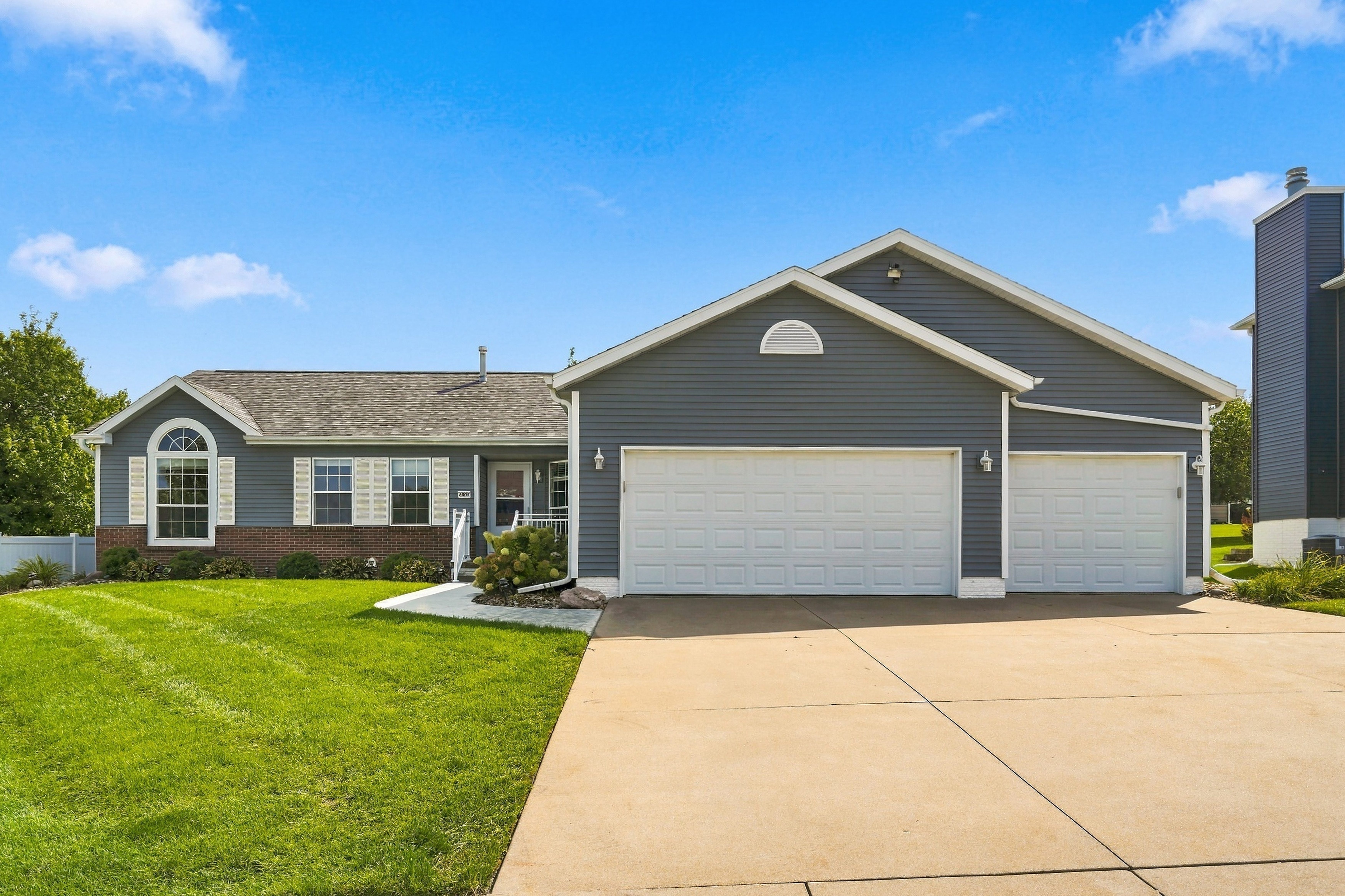 Stone Terrace Dr, Cedar Rapids, IA 52404