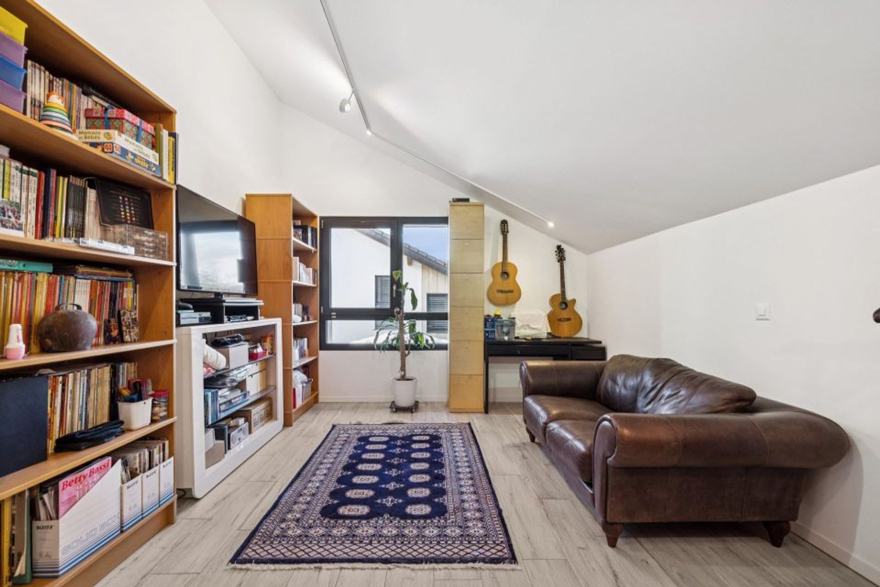  SUPERB DETACHED VILLA WITH GARDEN AND PERGOLAS - 物件實景