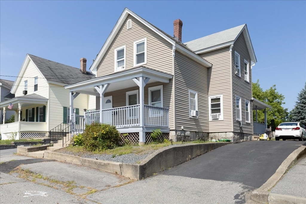 Lowell, Massachusetts, 01854, United States, 3 Bedrooms Bedrooms, ,2 BathroomsBathrooms,Residential,For Sale,1918371