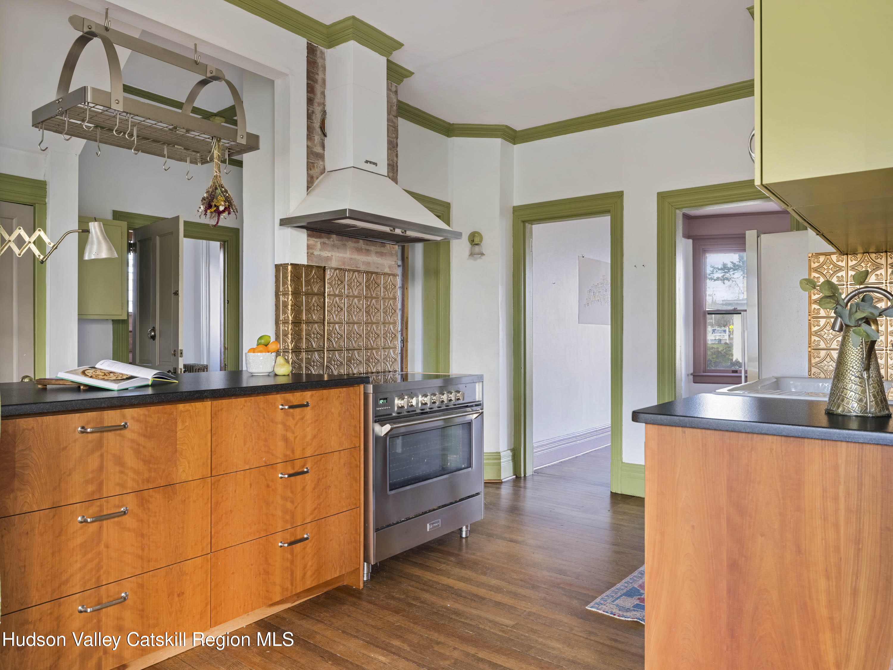 Red Hook, New York, 12571, United States, 4 Bedrooms Bedrooms, ,3 BathroomsBathrooms,Residential,For Sale,2000518