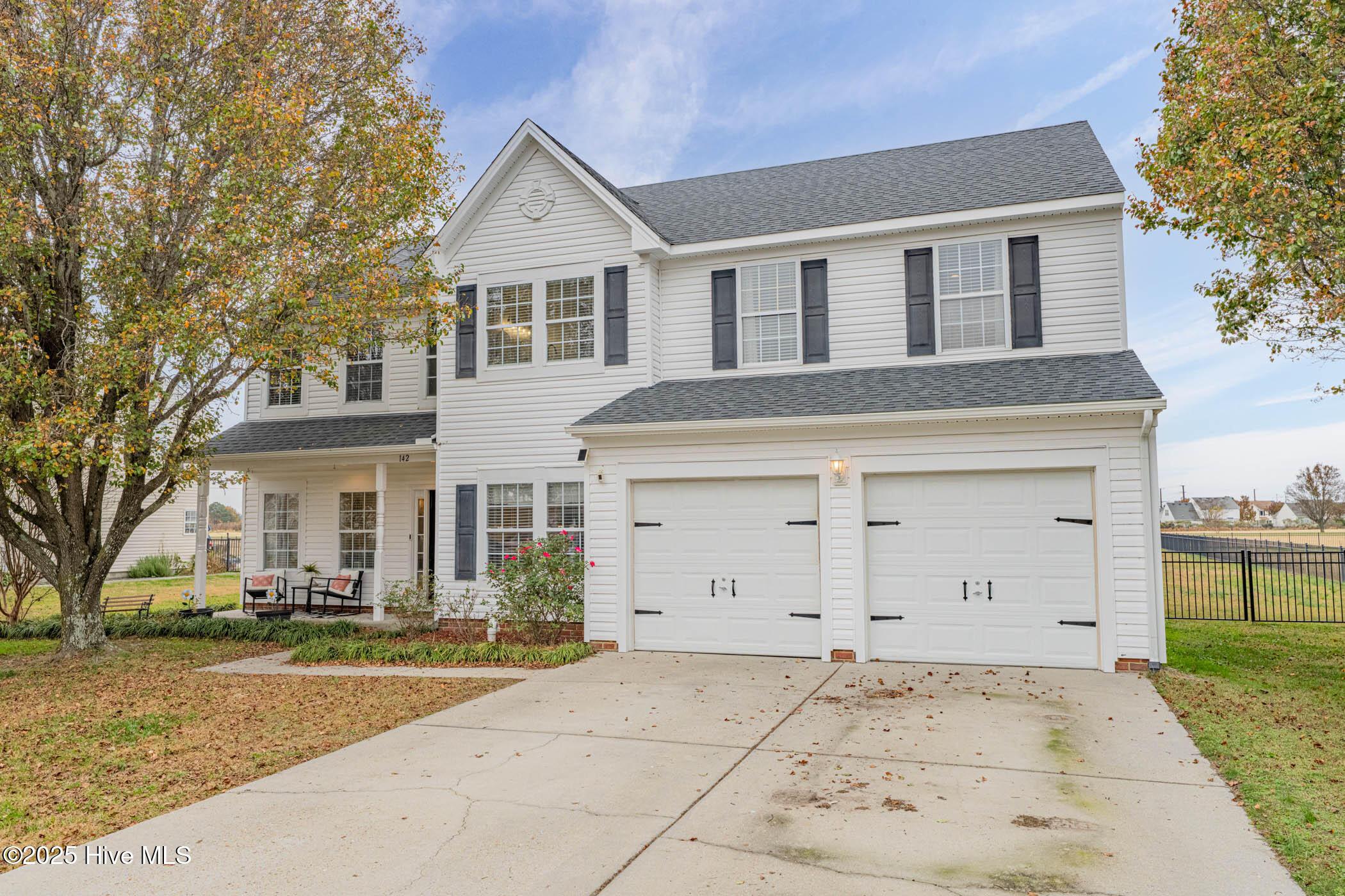 Moyock, North Carolina, 27958, United States, 6 Bedrooms Bedrooms, ,3 BathroomsBathrooms,Residential,For Sale,1997341