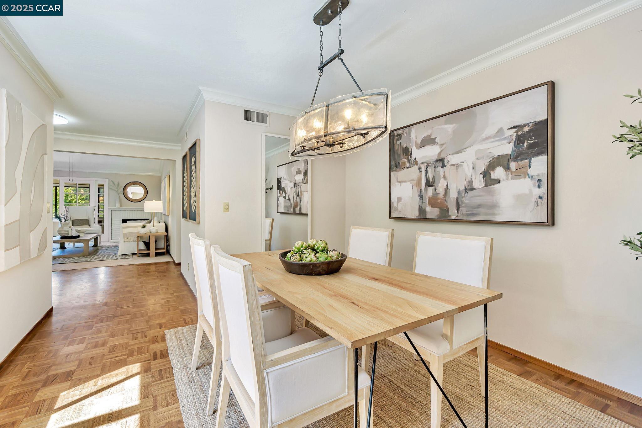 Walnut Creek, California, 94595, United States, 3 Bedrooms Bedrooms, ,2 BathroomsBathrooms,Residential,For Sale,1924398