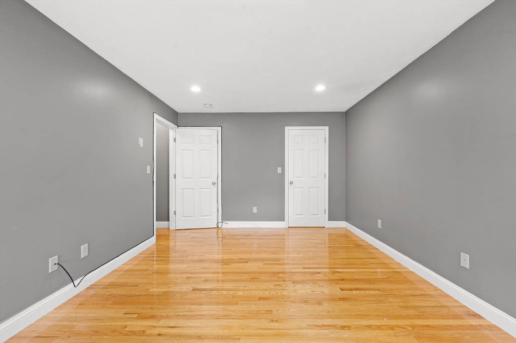 Brockton, Massachusetts, 02302, United States, 3 Bedrooms Bedrooms, ,3 BathroomsBathrooms,Residential,For Sale,1918560