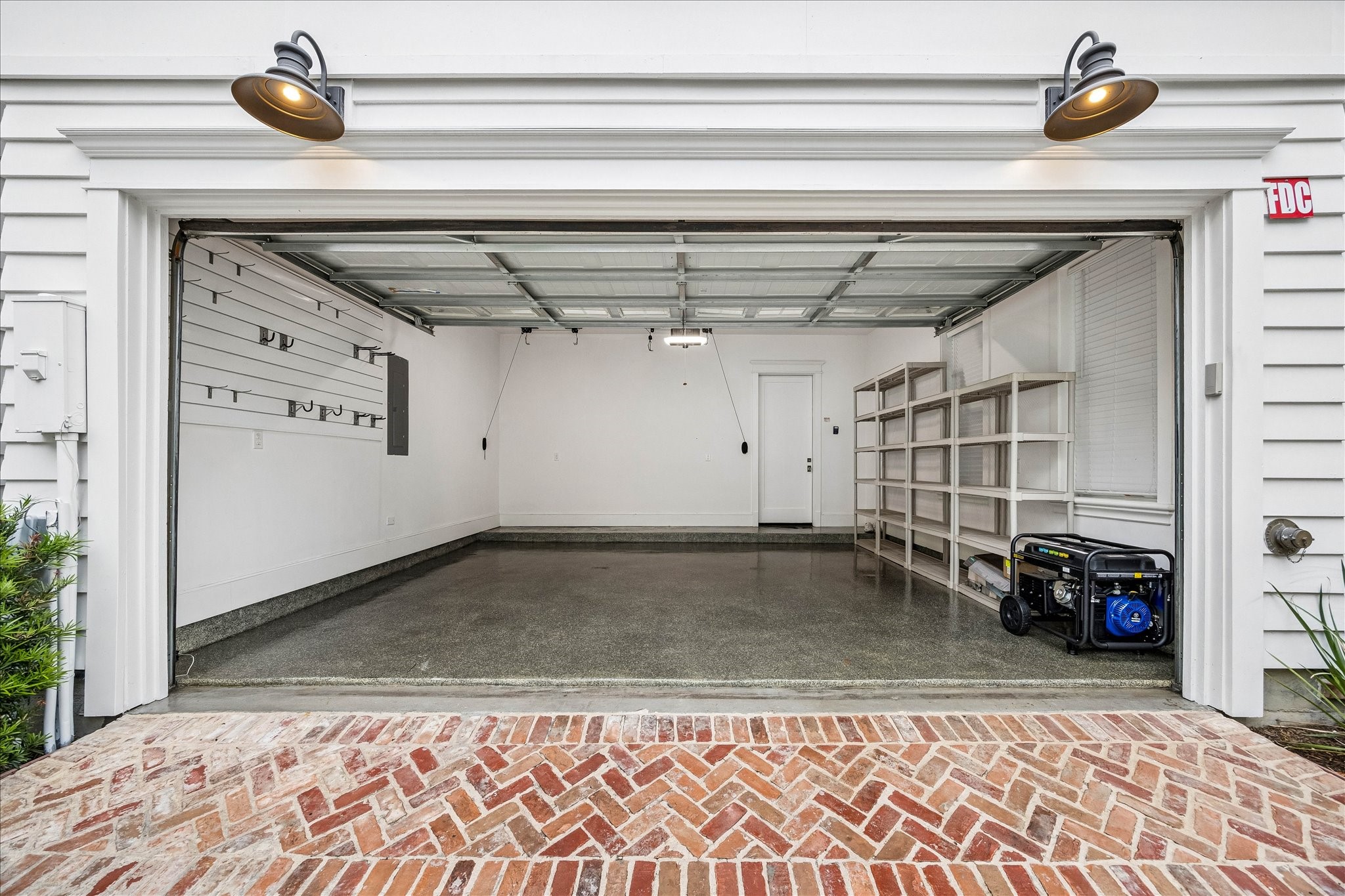  326 W 18th Street - 物件實景