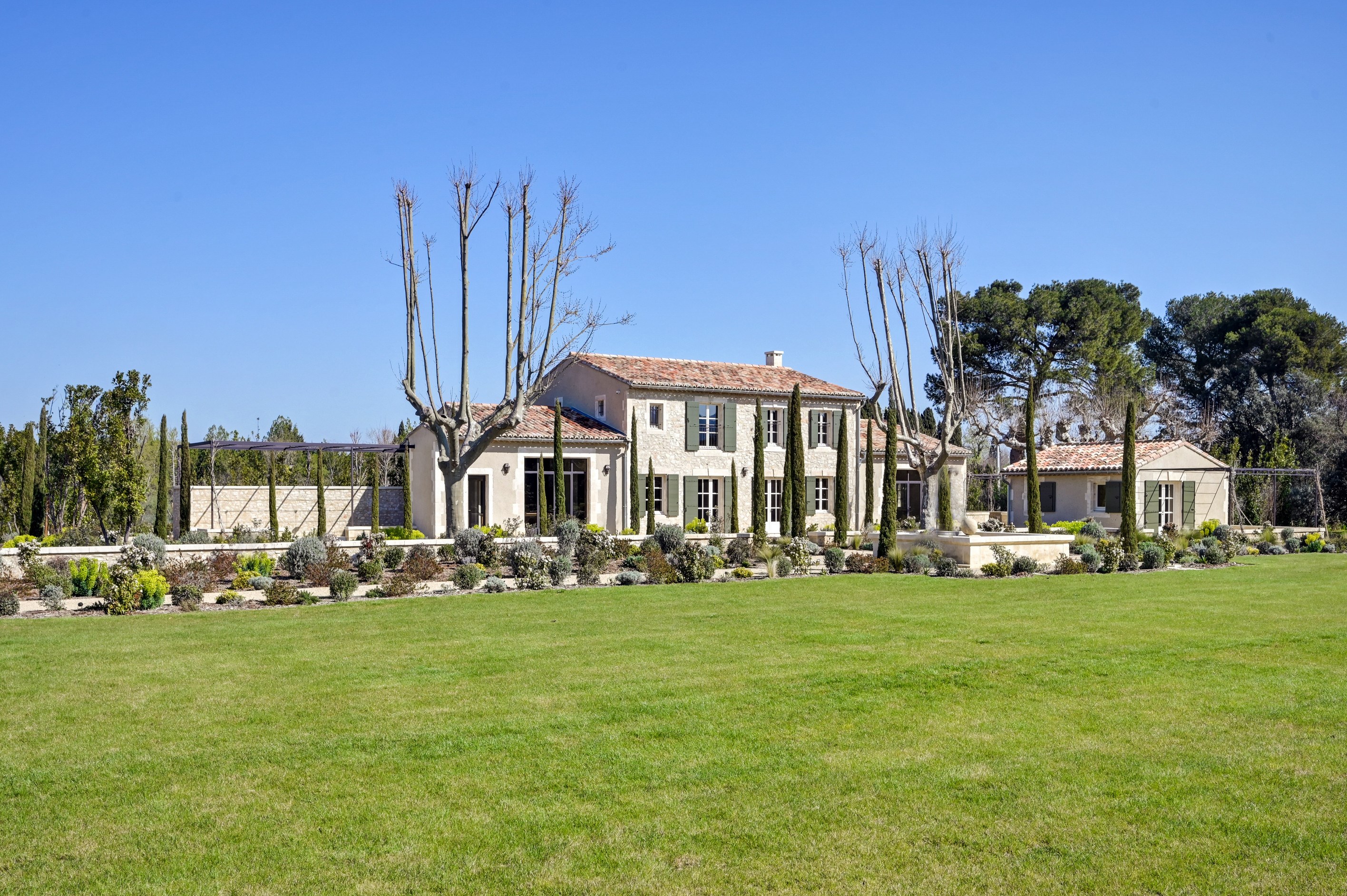  Renovated stone farmhouse with stunning views of the Alpilles, tennis court and… - 物件實景