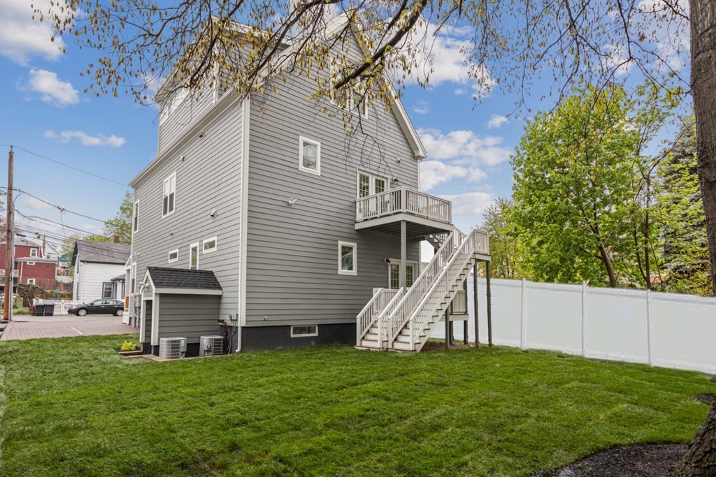 15 Woodbine St, 15, Somerville, Massachusetts, 02143, United States, 3 Bedrooms Bedrooms, ,3 BathroomsBathrooms,Residential,For Sale,15 Woodbine St , 15,1009384