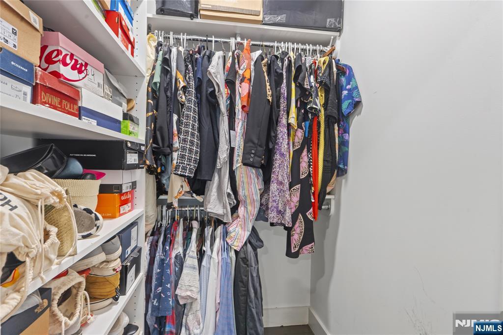 Jersey City, New Jersey, 07307, United States, 3 Bedrooms Bedrooms, ,2 BathroomsBathrooms,Residential,For Sale,1918659