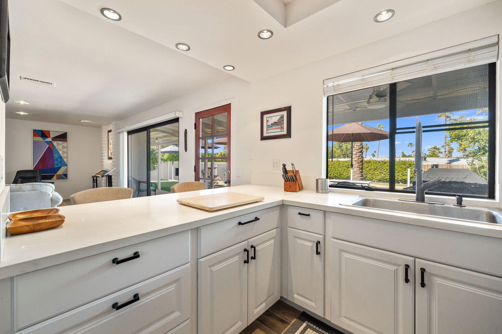 Palm Desert, California, 92260, United States, 3 Bedrooms Bedrooms, ,2 BathroomsBathrooms,Residential,For Sale,1989657