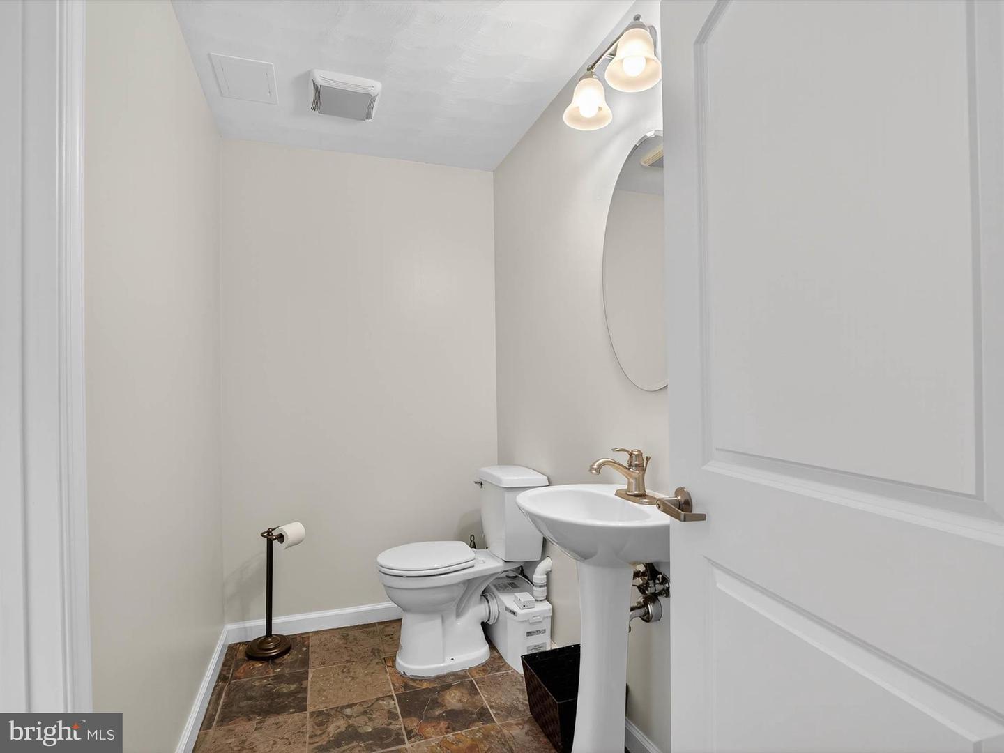 Lancaster, Pennsylvania, 17601, United States, 4 Bedrooms Bedrooms, ,3 BathroomsBathrooms,Residential,For Sale,2003108