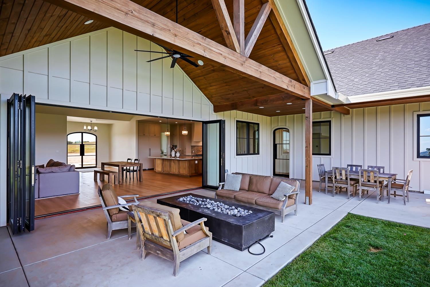 Burson, California, 95225, United States, 4 Bedrooms Bedrooms, ,4 BathroomsBathrooms,Residential,For Sale,2040271