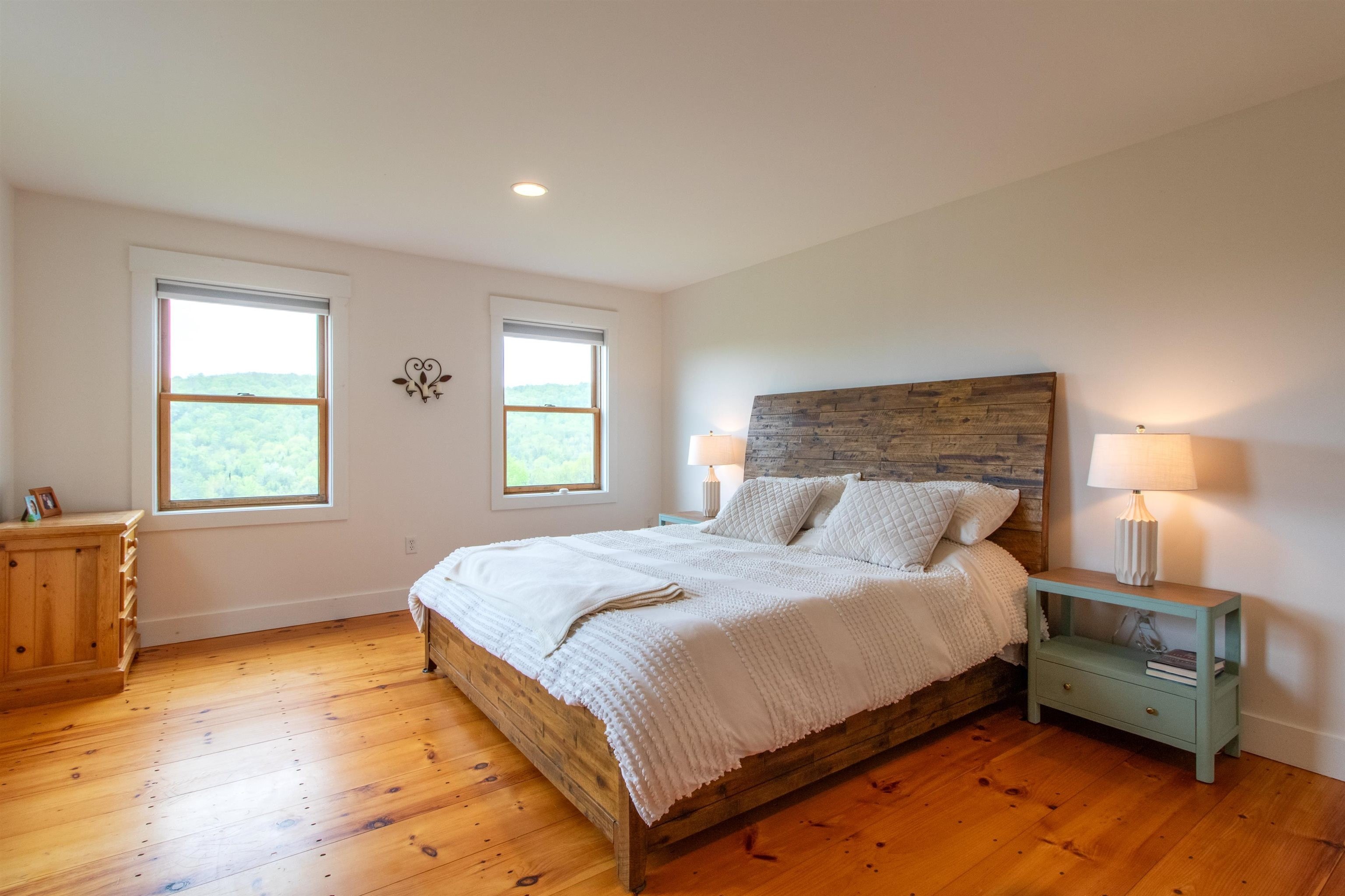 Kirby, Vermont, 05851, United States, 5 Bedrooms Bedrooms, ,3 BathroomsBathrooms,Residential,For Sale,2036584