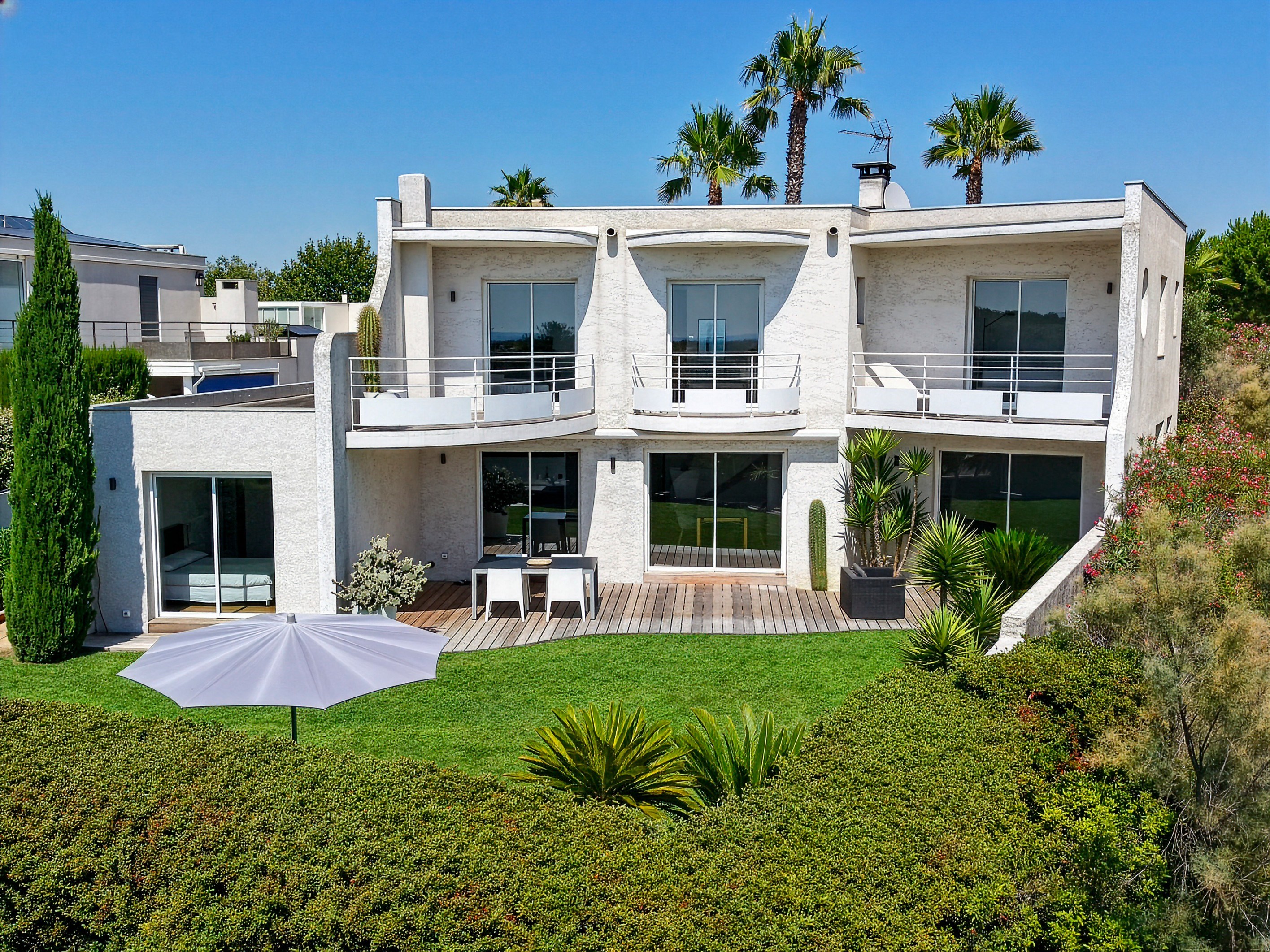  Exceptional Villa with Sea Views just steps from the Beach - 物件實景