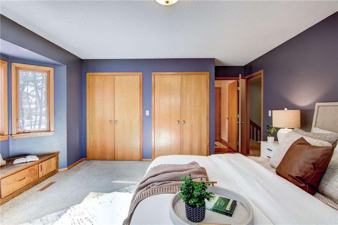 Eau Claire, Wisconsin, 54701, United States, 5 Bedrooms Bedrooms, ,4 BathroomsBathrooms,Residential,For Sale,1841509