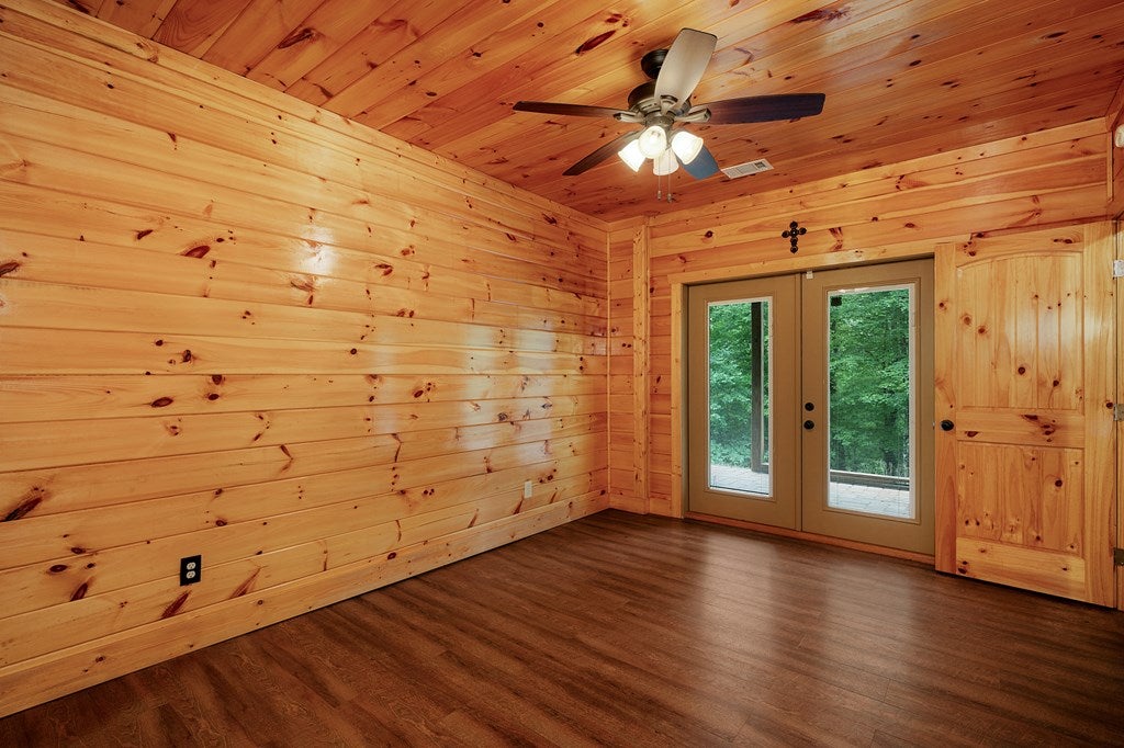 Ellijay, Georgia, 30540, United States, 3 Bedrooms Bedrooms, ,3 BathroomsBathrooms,Residential,For Sale,1999878