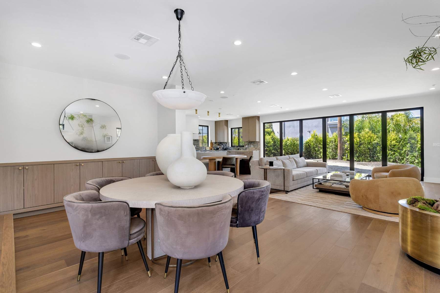  8671 Clifton Way - 物件實景