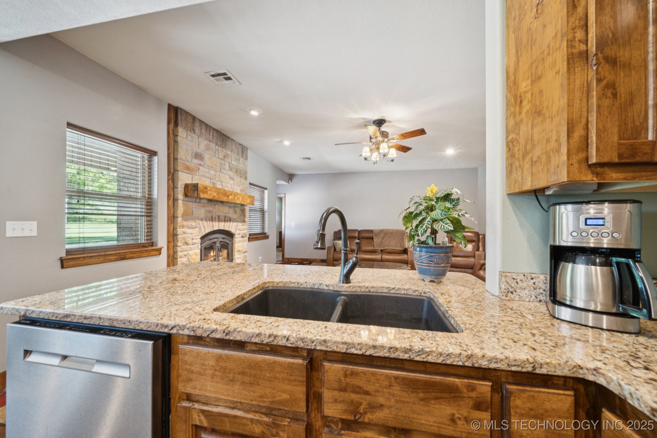 Henryetta, Oklahoma, 74437, United States, 4 Bedrooms Bedrooms, ,4 BathroomsBathrooms,Residential,For Sale,1939303