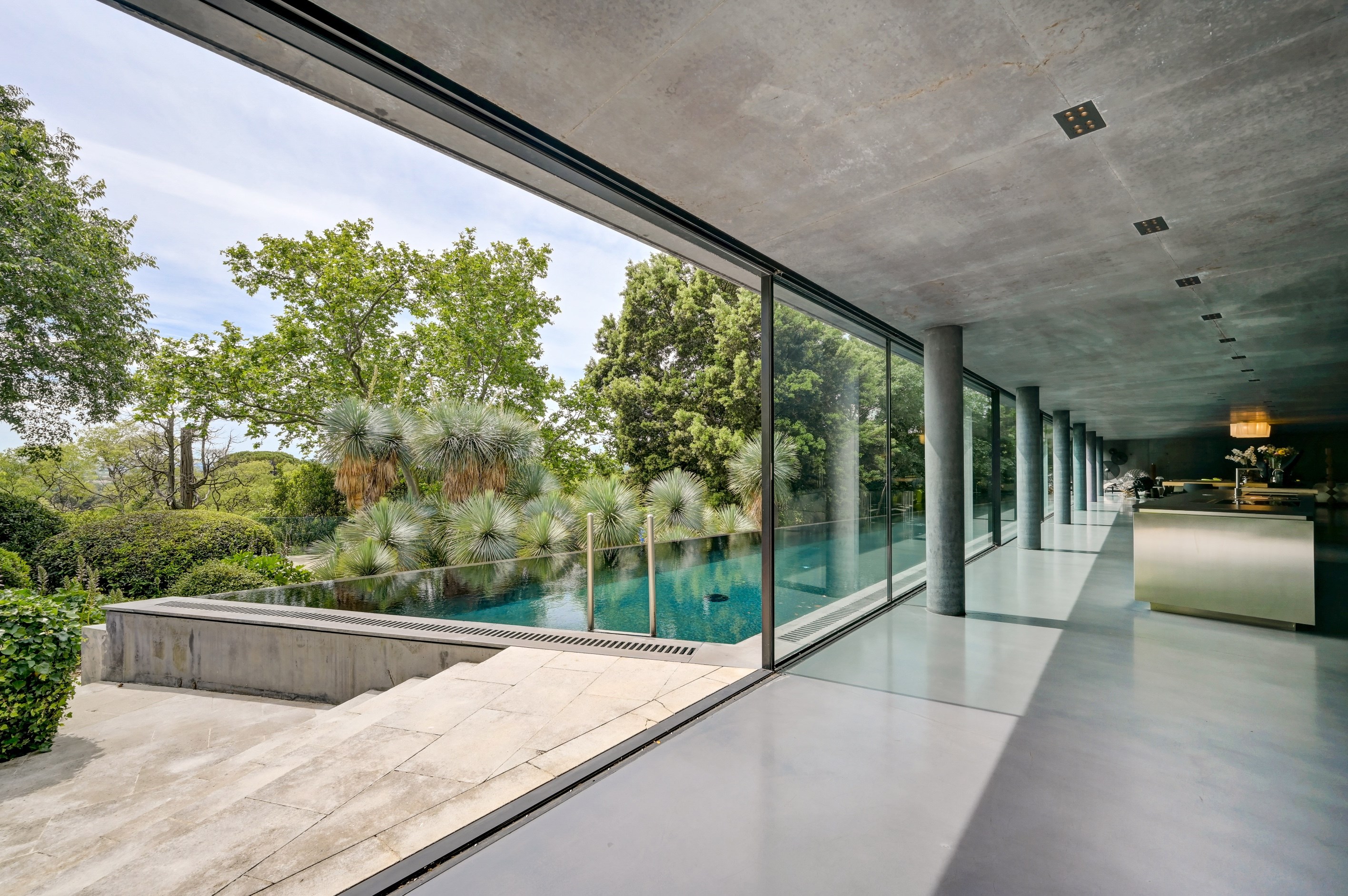  Exceptional contemporary property with views over Avignon - 物件實景