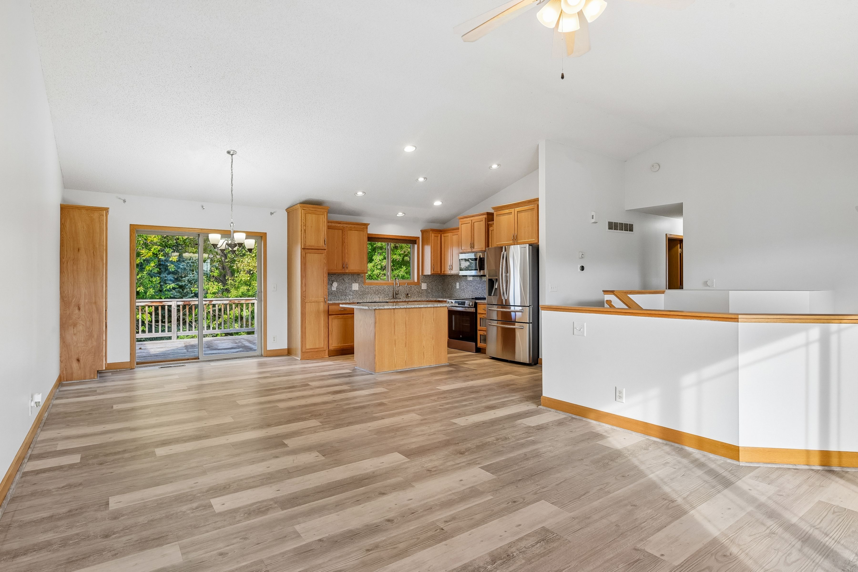  Refreshed Home in Lovely Farmington Location - 物件實景