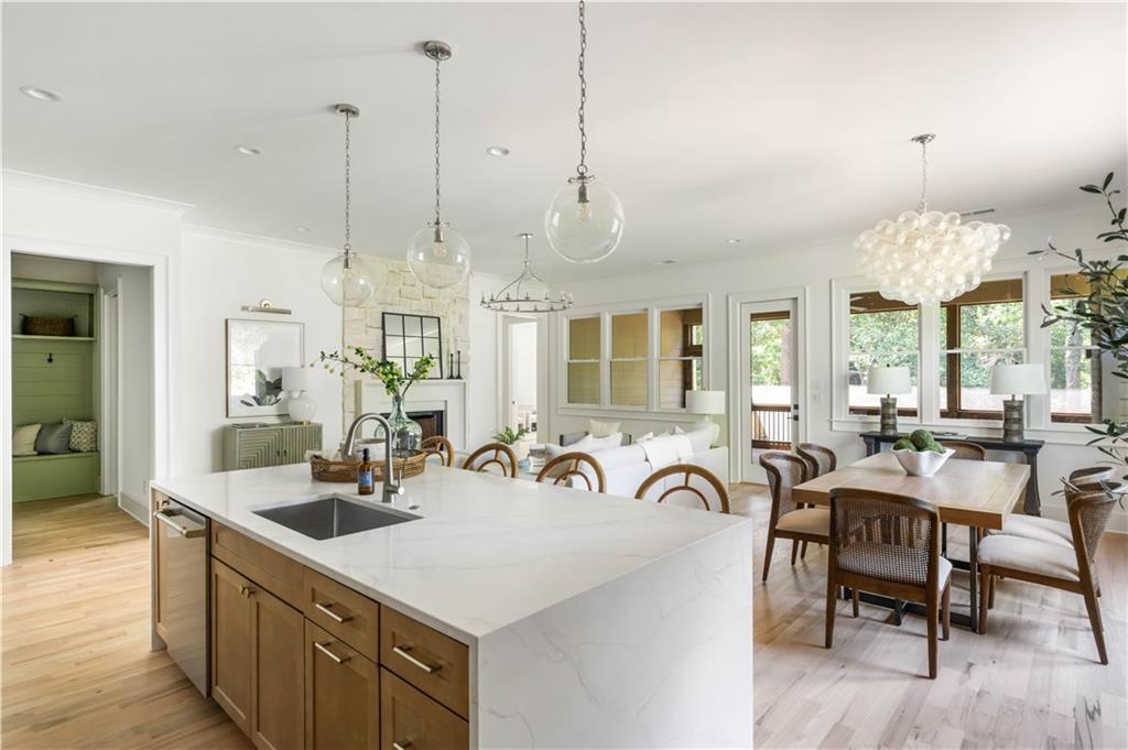 Marietta, Georgia, 30060, United States, 5 Bedrooms Bedrooms, ,4 BathroomsBathrooms,Residential,For Sale,1907703