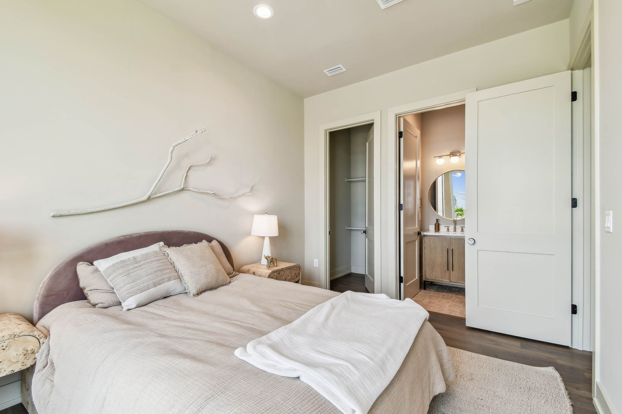 Treasure Island, Florida, 33706, United States, 5 Bedrooms Bedrooms, ,5 BathroomsBathrooms,Residential,For Sale,1792310