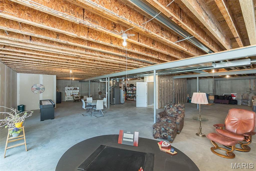 Mehlville, Missouri, 63128, United States, 3 Bedrooms Bedrooms, ,3 BathroomsBathrooms,Residential,For Sale,1966938