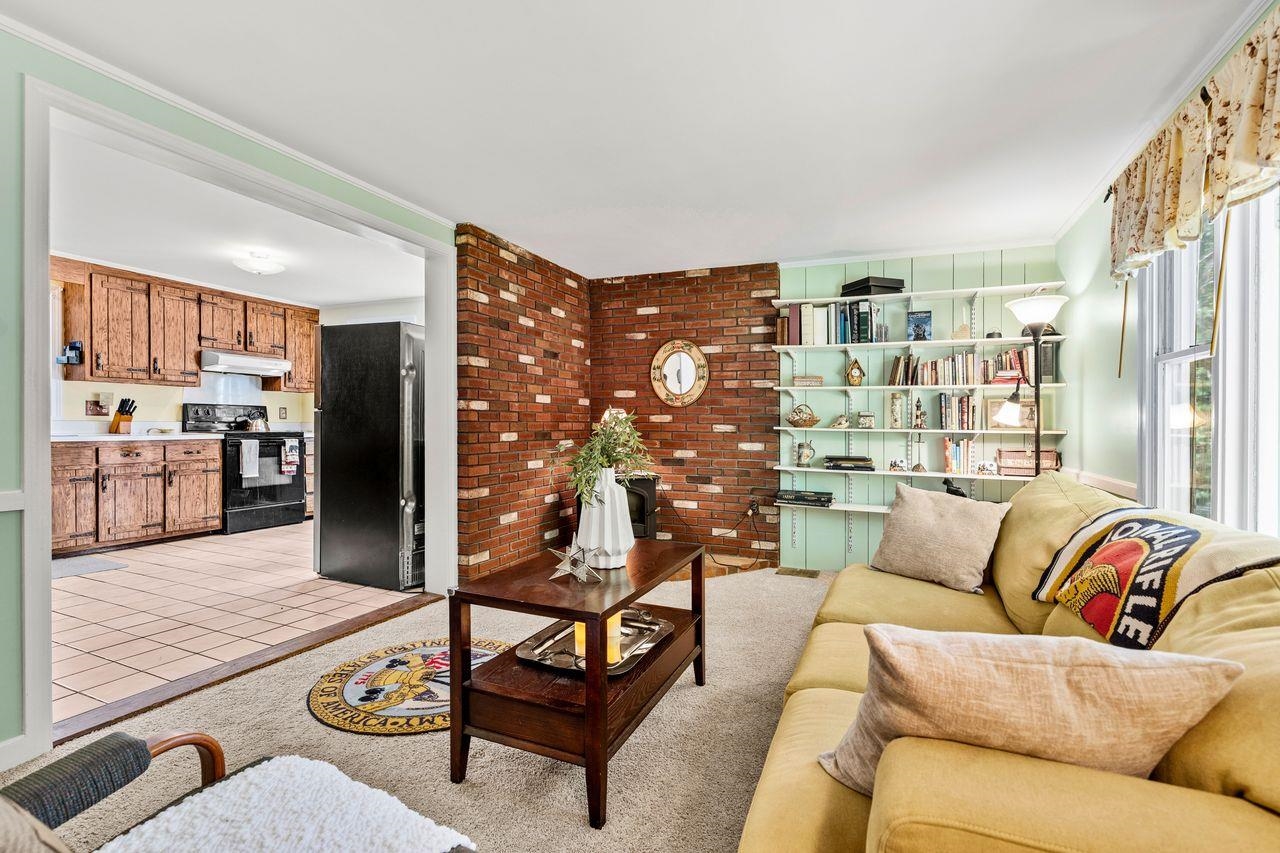 Amherst, New Hampshire, 03031, United States, 2 Bedrooms Bedrooms, ,1 BathroomBathrooms,Residential,For Sale,1996144