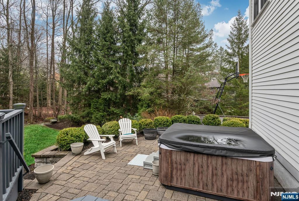 Tenafly, New Jersey, 07670, United States, 6 Bedrooms Bedrooms, ,5 BathroomsBathrooms,Residential,For Sale,1743574