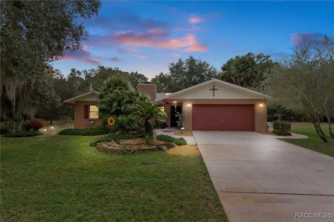 Crystal River, Florida, 34428, United States, 3 Bedrooms Bedrooms, ,2 BathroomsBathrooms,Residential,For Sale,2006221