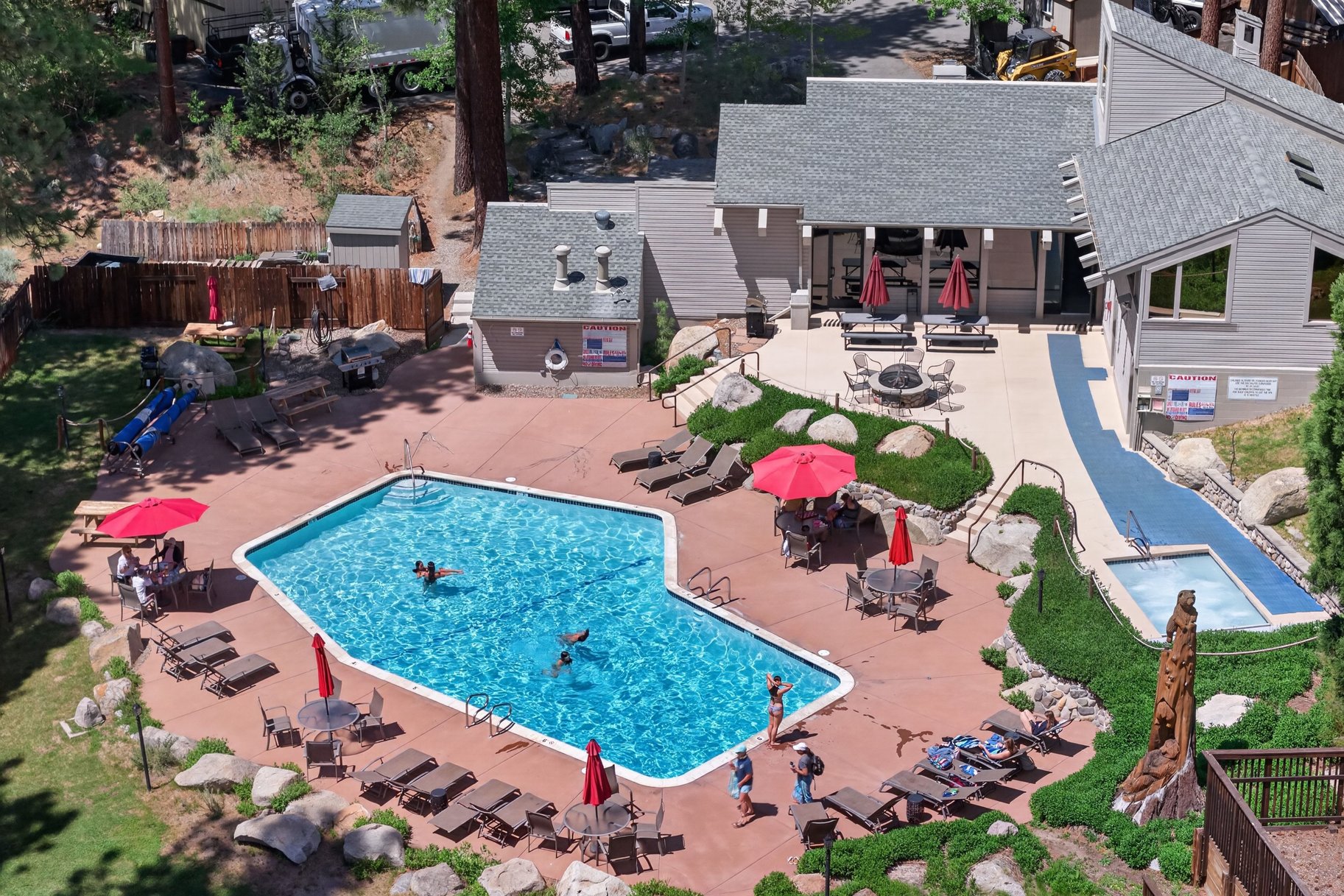  Expansive Nevada-Side Tahoe Retreat in Coveted Lake Village Setting - 物件實景