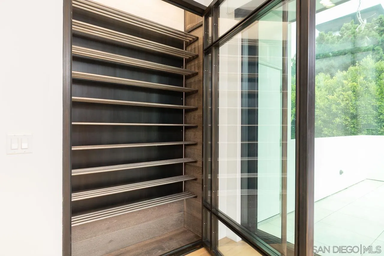 La Jolla, California, 92037, United States, 4 Bedrooms Bedrooms, ,3 BathroomsBathrooms,Residential,For Sale,1992074