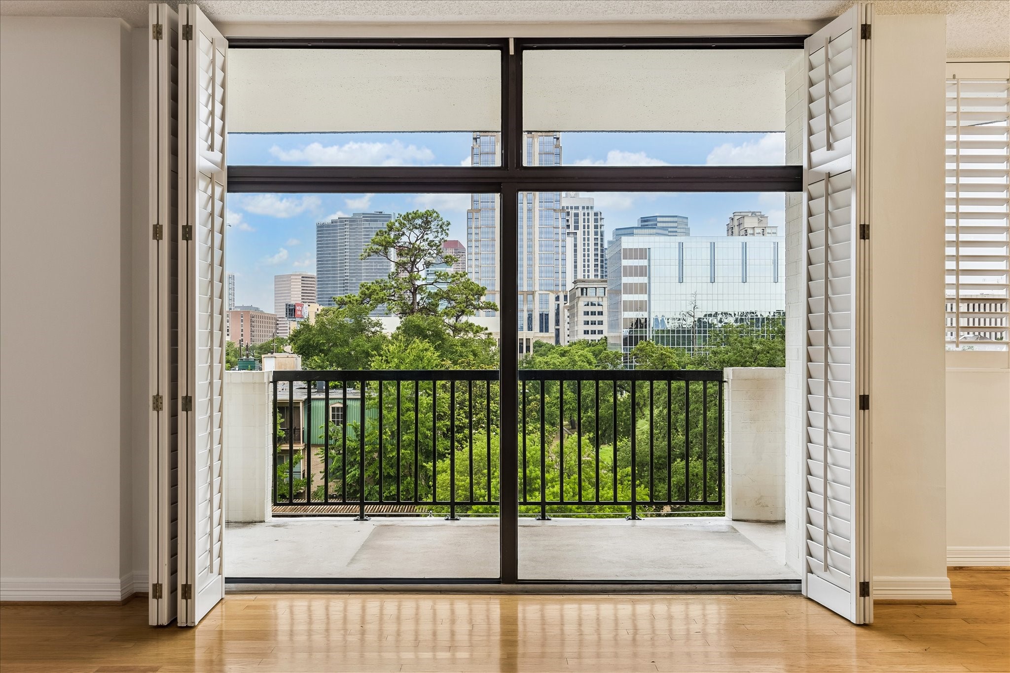  21 Briar Hollow Lane #501 - 物件實景