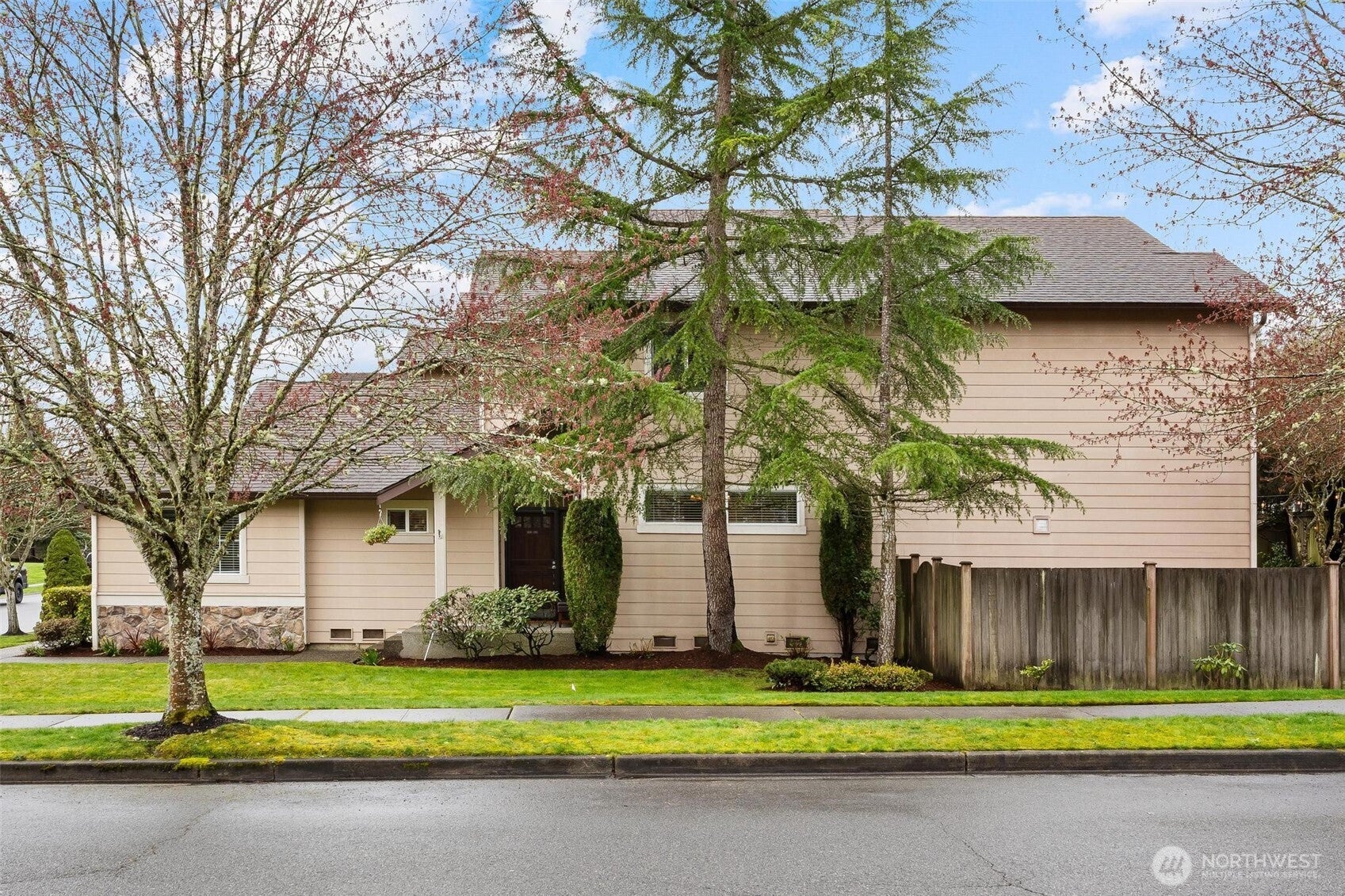 Mill Creek, Washington, 98012, United States, 5 Bedrooms Bedrooms, ,2 BathroomsBathrooms,Residential,For Sale,2034183
