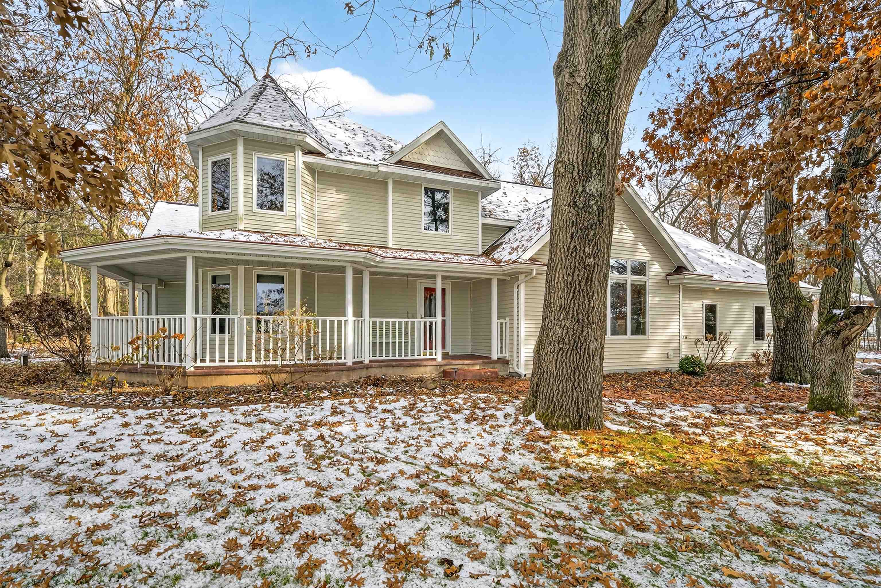 NEW LONDON, Wisconsin, 54961, United States, 3 Bedrooms Bedrooms, ,4 BathroomsBathrooms,Residential,For Sale,1996167