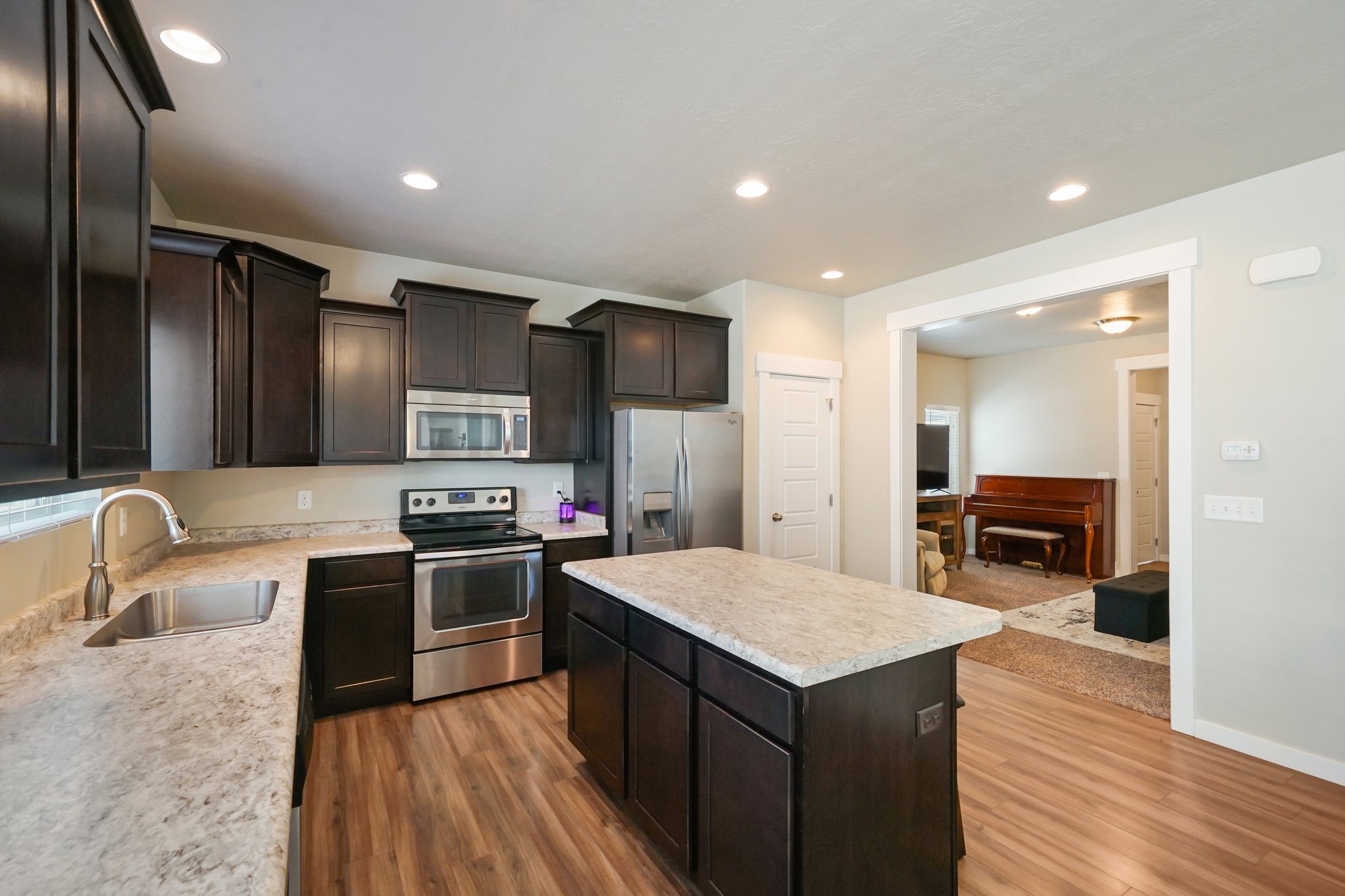 Bluffdale, Utah, 84065, United States, 4 Bedrooms Bedrooms, ,4 BathroomsBathrooms,Residential,For Sale,1915355