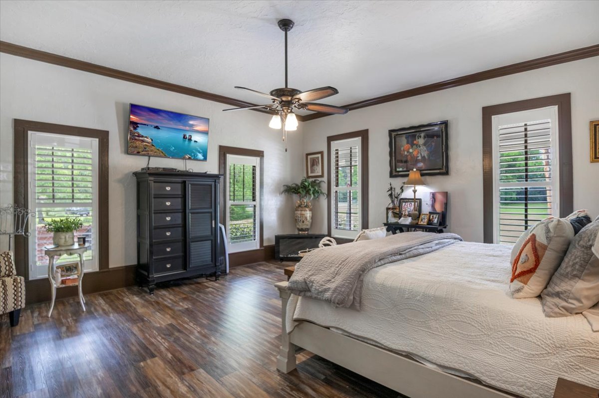 Carthage, Texas, 75633, United States, 5 Bedrooms Bedrooms, ,4 BathroomsBathrooms,Residential,For Sale,1804016