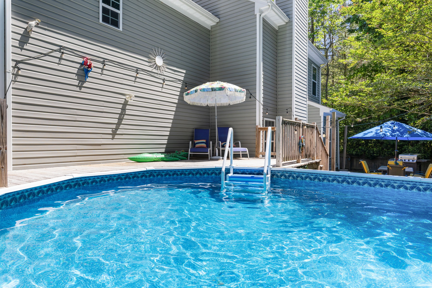  6823 Watch Harbour Circle, Hayes, VA 23072 - 物件實景