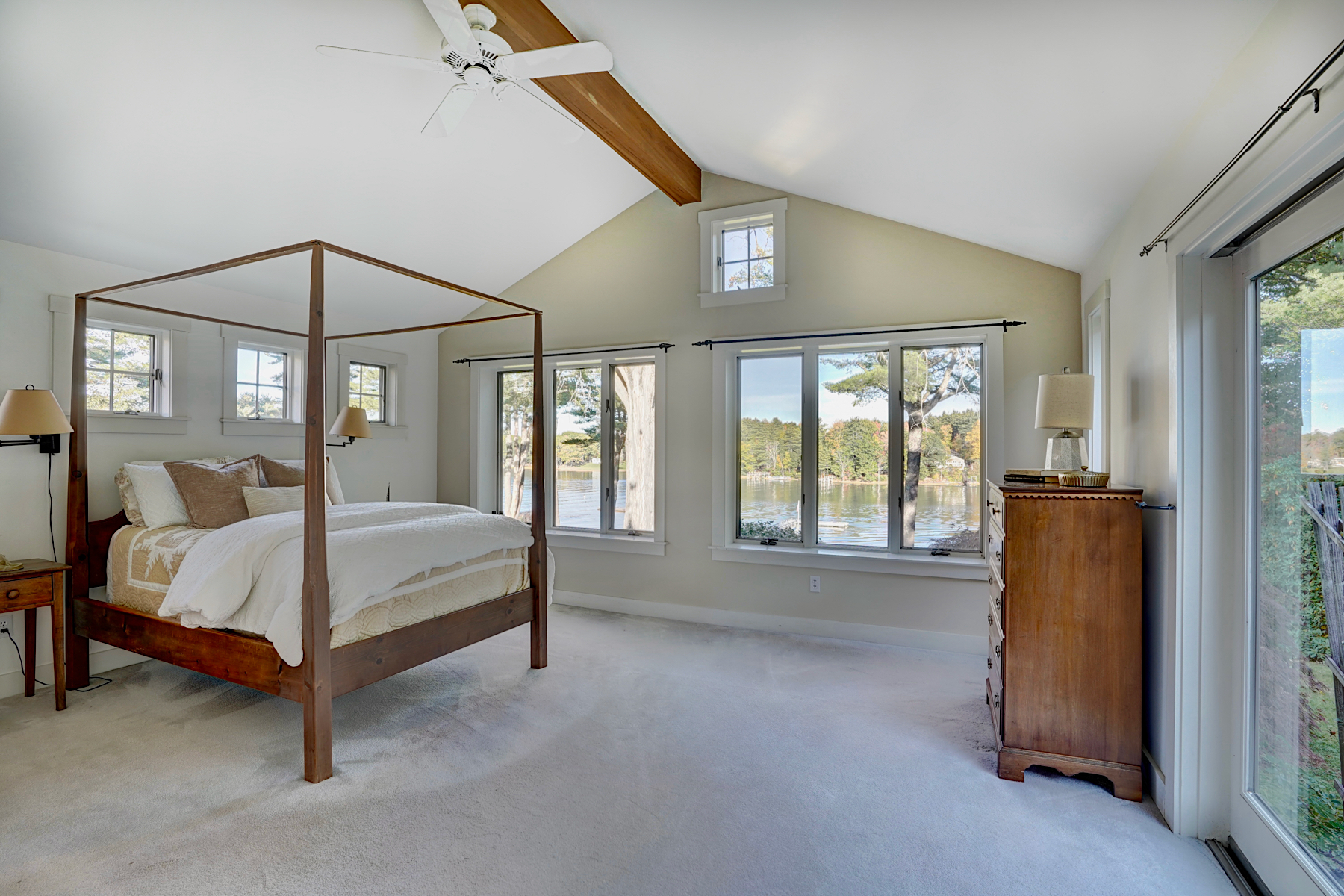  12 Roberts Road, Dover NH - 物件實景