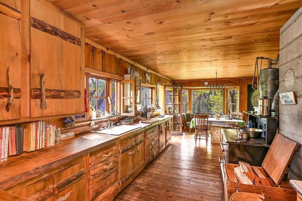 Riggins, Idaho, 83549, United States, 2 Bedrooms Bedrooms, ,1 BathroomBathrooms,Residential,For Sale,1825339