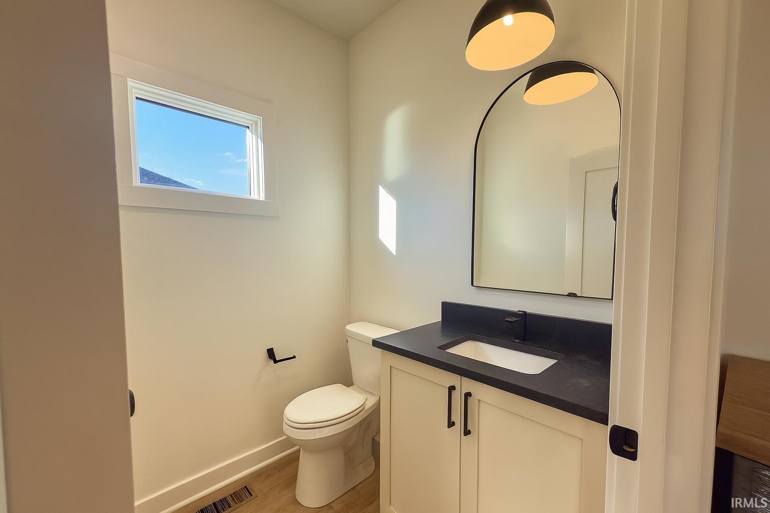 Fort Wayne, Indiana, 46845, United States, 3 Bedrooms Bedrooms, ,3 BathroomsBathrooms,Residential,For Sale,1977942