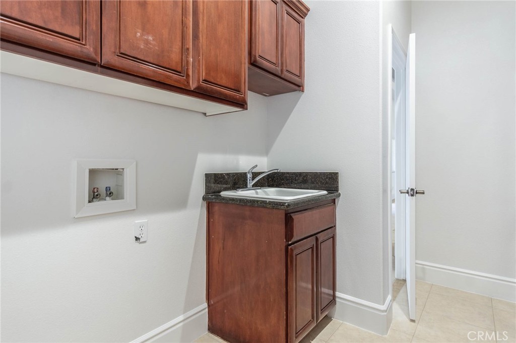 Apple Valley, California, 92307, United States, 5 Bedrooms Bedrooms, ,5 BathroomsBathrooms,Residential,For Sale,1978796