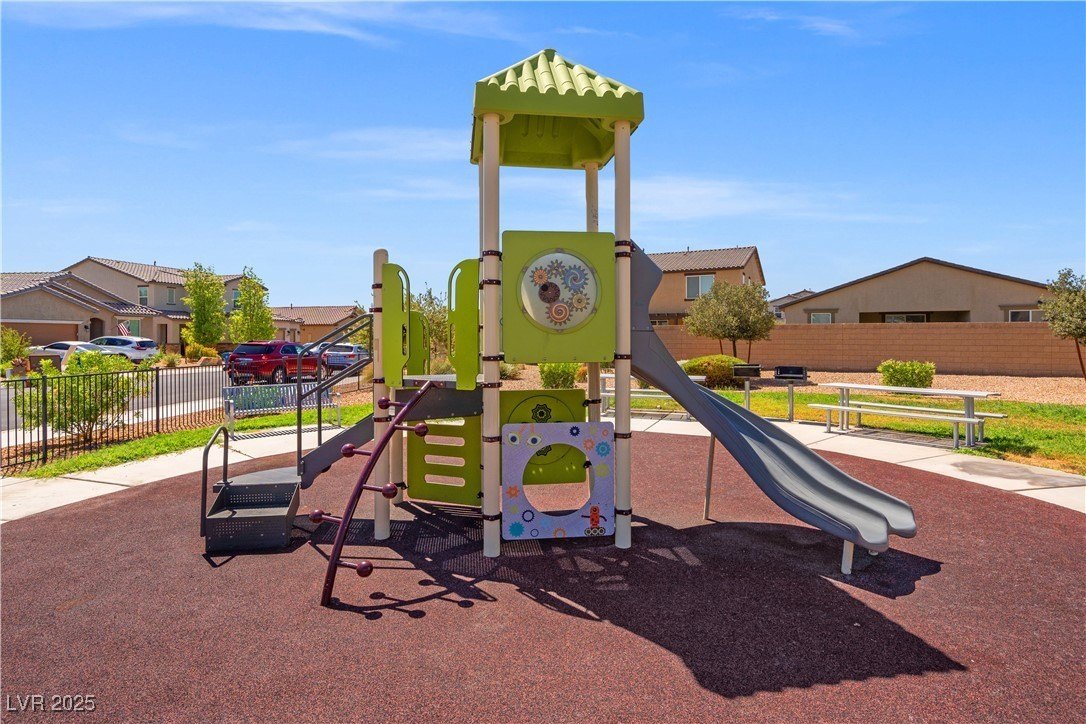 North Las Vegas, Nevada, 89031, United States, 5 Bedrooms Bedrooms, ,2 BathroomsBathrooms,Residential,For Sale,1983767