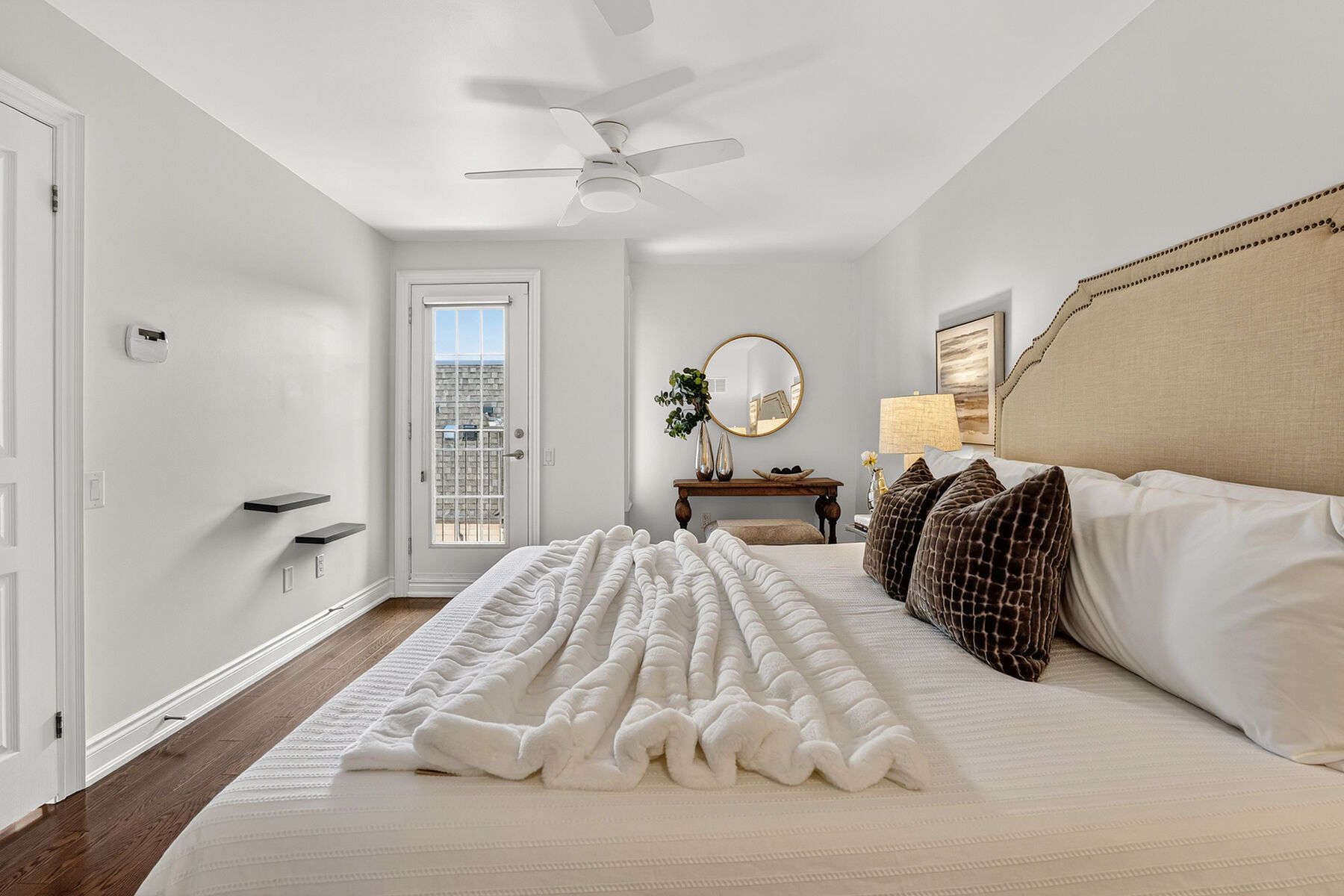  Rare Forest Hill Townhome - 物件實景