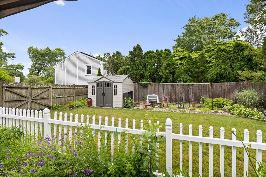 Brockton, Massachusetts, 02301, United States, 3 Bedrooms Bedrooms, ,2 BathroomsBathrooms,Residential,For Sale,1920767