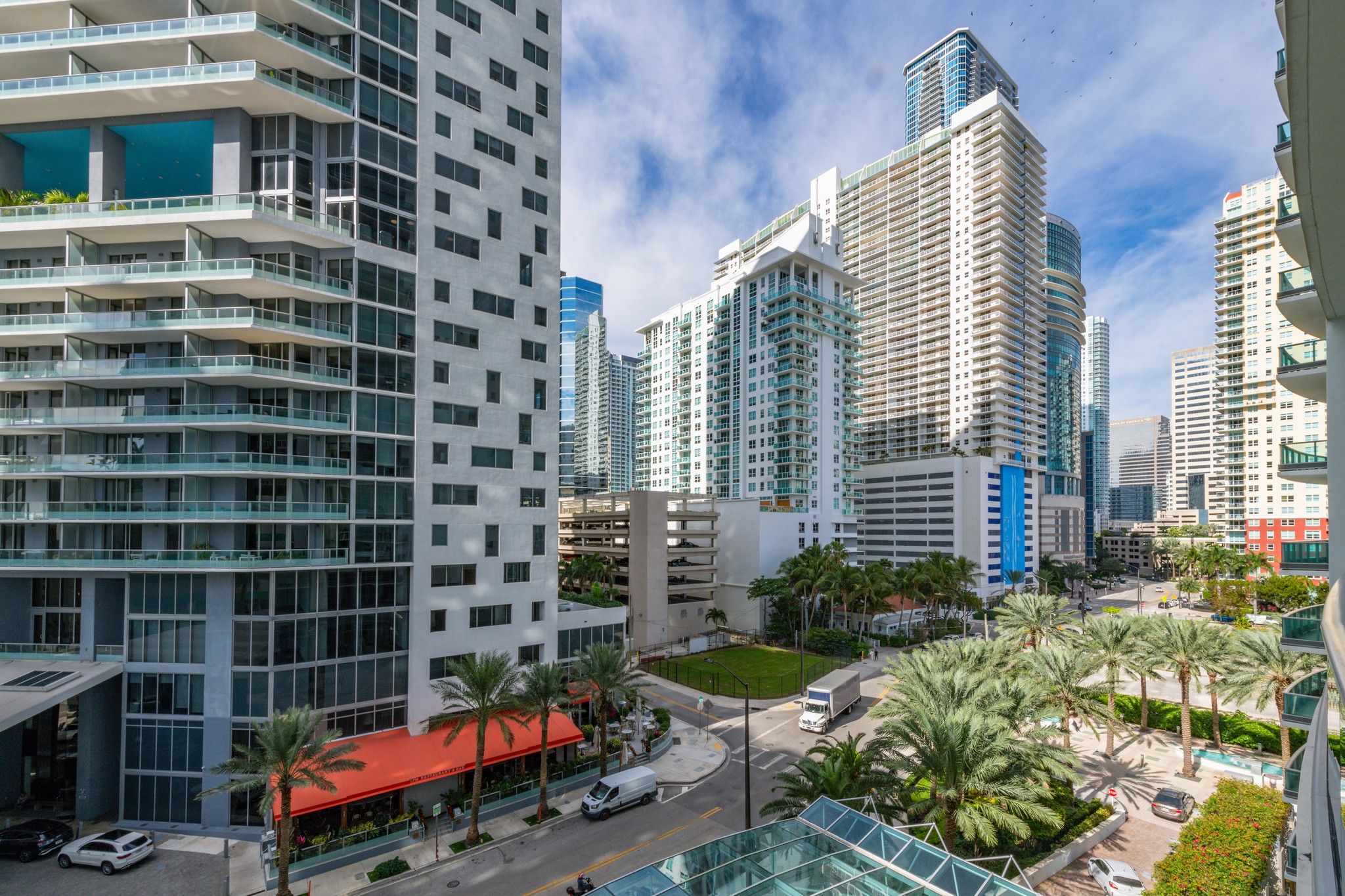  1331 Brickell Bay Dr, Miami, FL, 33131 - 物件實景